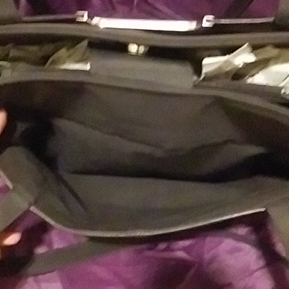 Jaclyn smith genuine leather with man made trim - Picture 12 of 13